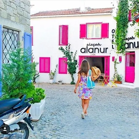 Alanur Alacati
