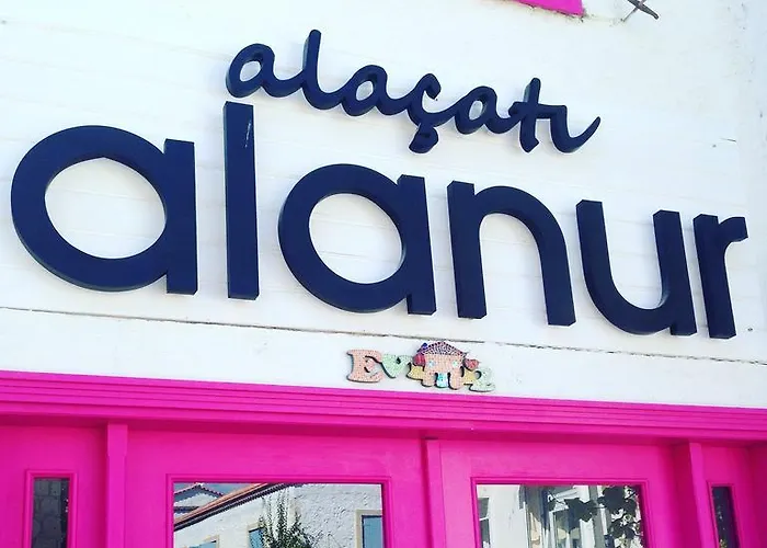 Alanur Alacati